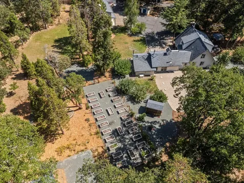 3806 Jumpoff Joe Creek Road Grants Pass OR 97526
