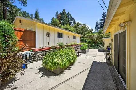 831 Savage Creek Road Grants Pass OR 97527