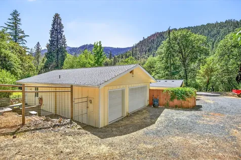 831 Savage Creek Road Grants Pass OR 97527