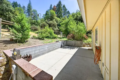831 Savage Creek Road Grants Pass OR 97527