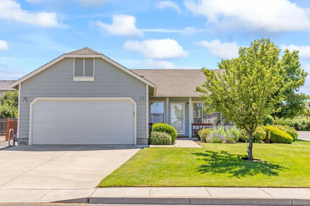 537 NE Marigold Street Madras OR 97741