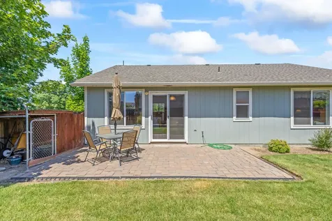 537 NE Marigold Street Madras OR 97741