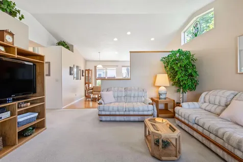 537 NE Marigold Street Madras OR 97741