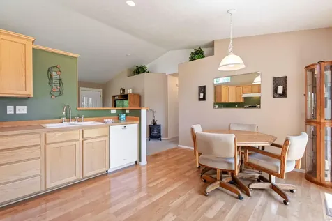 537 NE Marigold Street Madras OR 97741