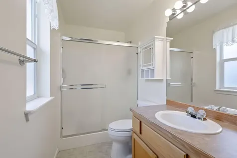 537 NE Marigold Street Madras OR 97741