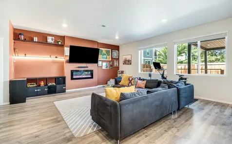 61617 SE Lorenzo Drive Bend OR 97702