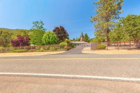 114 Tracy Drive Grants Pass OR 97527