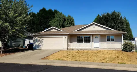 29 Devonwood Court Eagle Point OR 97524