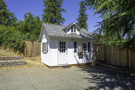 681 Liberty Street Ashland OR 97520