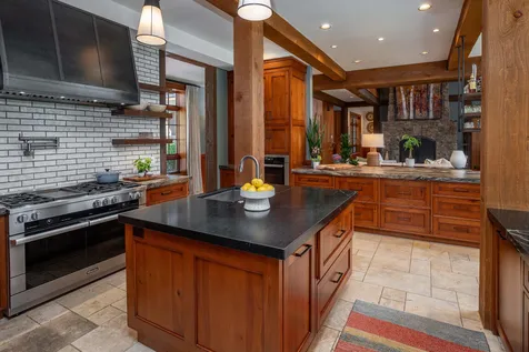 18780 Macalpine Loop Bend OR 97702