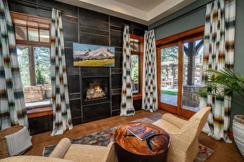 18780 Macalpine Loop Bend OR 97702