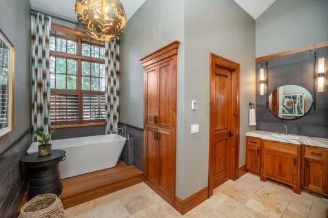 18780 Macalpine Loop Bend OR 97702