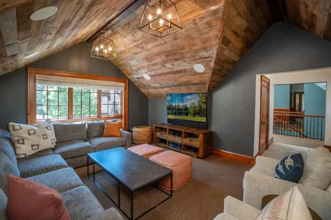 18780 Macalpine Loop Bend OR 97702
