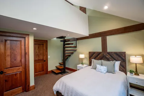 18780 Macalpine Loop Bend OR 97702