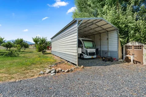 4810 Fern Valley Road Medford OR 97504