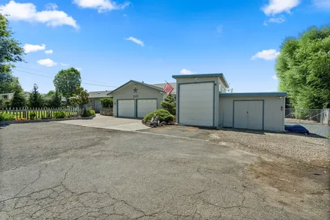 4810 Fern Valley Road Medford OR 97504