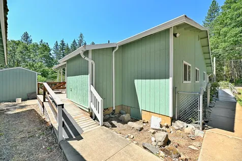 387 N Old Stage Road Cave Junction OR 97523