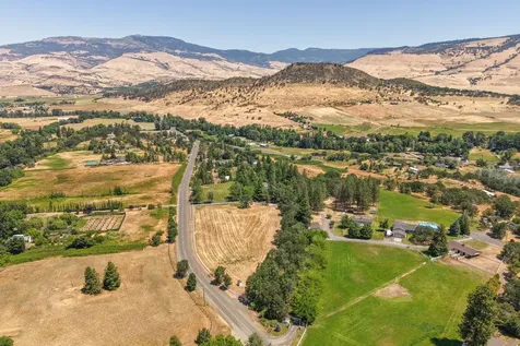 357 Reiten Drive Ashland OR 97520