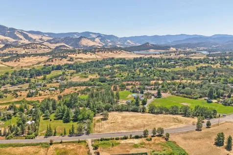357 Reiten Drive Ashland OR 97520
