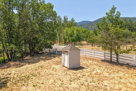 357 Reiten Drive Ashland OR 97520