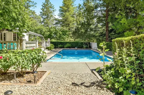 357 Reiten Drive Ashland OR 97520