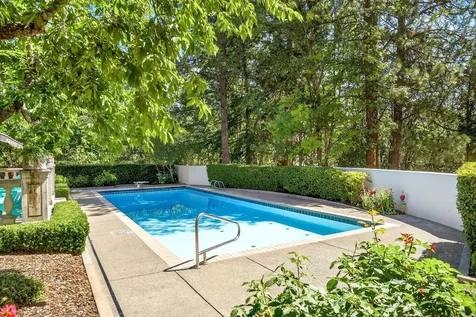 357 Reiten Drive Ashland OR 97520