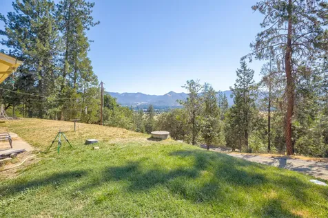 12748 Water Gap Road Williams OR 97544