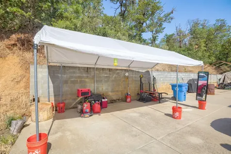 12748 Water Gap Road Williams OR 97544