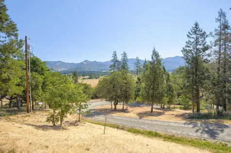 12748 Water Gap Road Williams OR 97544