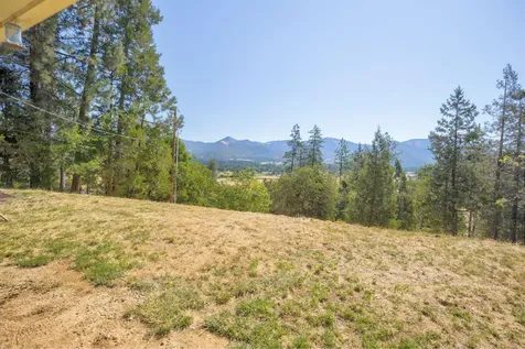 12748 Water Gap Road Williams OR 97544