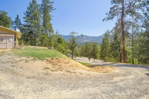 12748 Water Gap Road Williams OR 97544