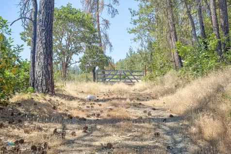 12748 Water Gap Road Williams OR 97544