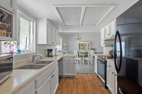 12748 Water Gap Road Williams OR 97544