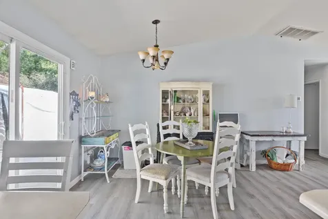 12748 Water Gap Road Williams OR 97544