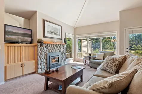 3035 NW Golf View Drive Bend OR 97703