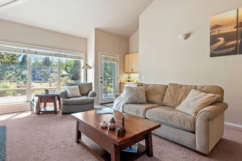 3035 NW Golf View Drive Bend OR 97703