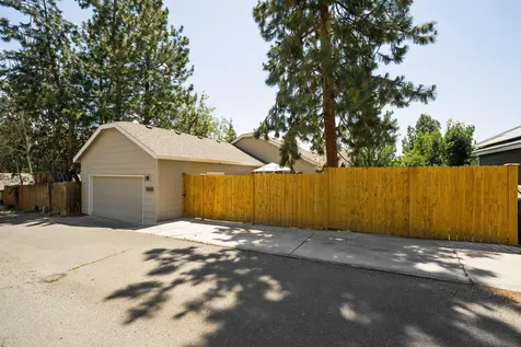 2474 NW Monterey Pines Drive Bend OR 97703