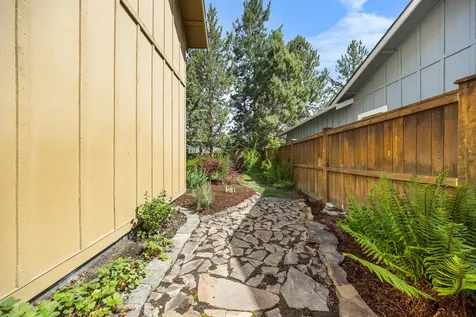 20650 Redwing Lane Bend OR 97702