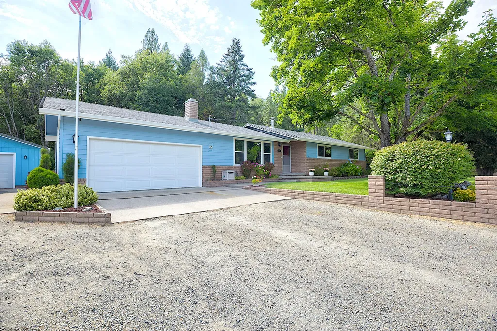 364 Genverna Glen Grants Pass OR 97527