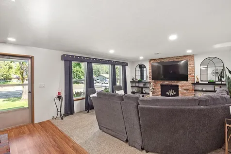 364 Genverna Glen Grants Pass OR 97527