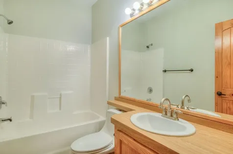 15876 6th Street La Pine OR 97739