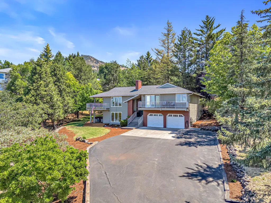 1441 Highcrest Drive Medford OR 97504