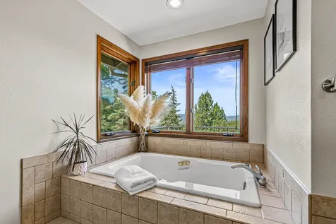 1441 Highcrest Drive Medford OR 97504