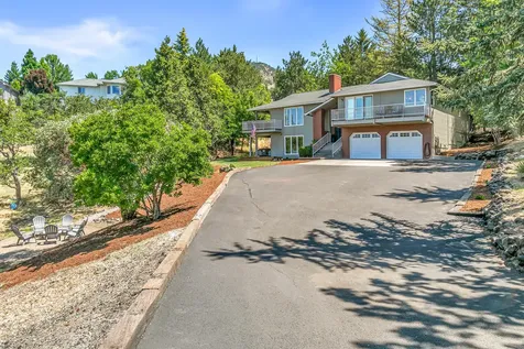 1441 Highcrest Drive Medford OR 97504