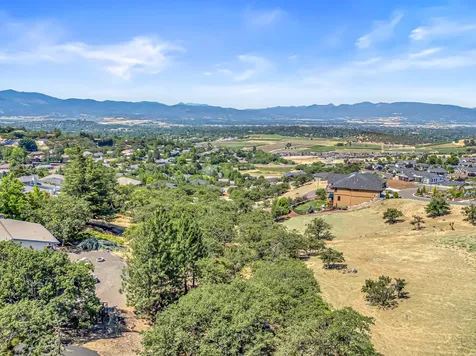 1441 Highcrest Drive Medford OR 97504