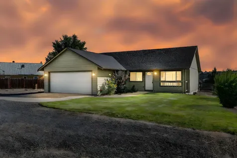 639 SE 10th Street Madras OR 97741