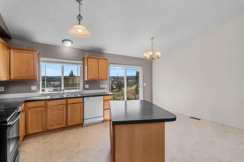 639 SE 10th Street Madras OR 97741