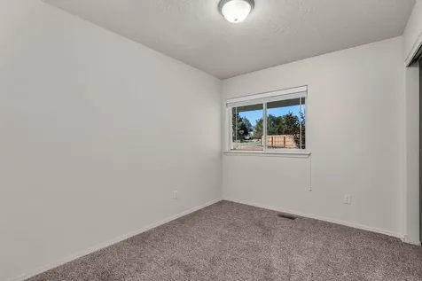639 SE 10th Street Madras OR 97741