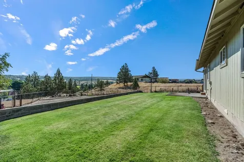 639 SE 10th Street Madras OR 97741
