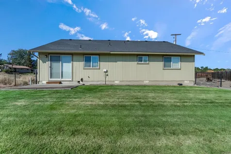 639 SE 10th Street Madras OR 97741
